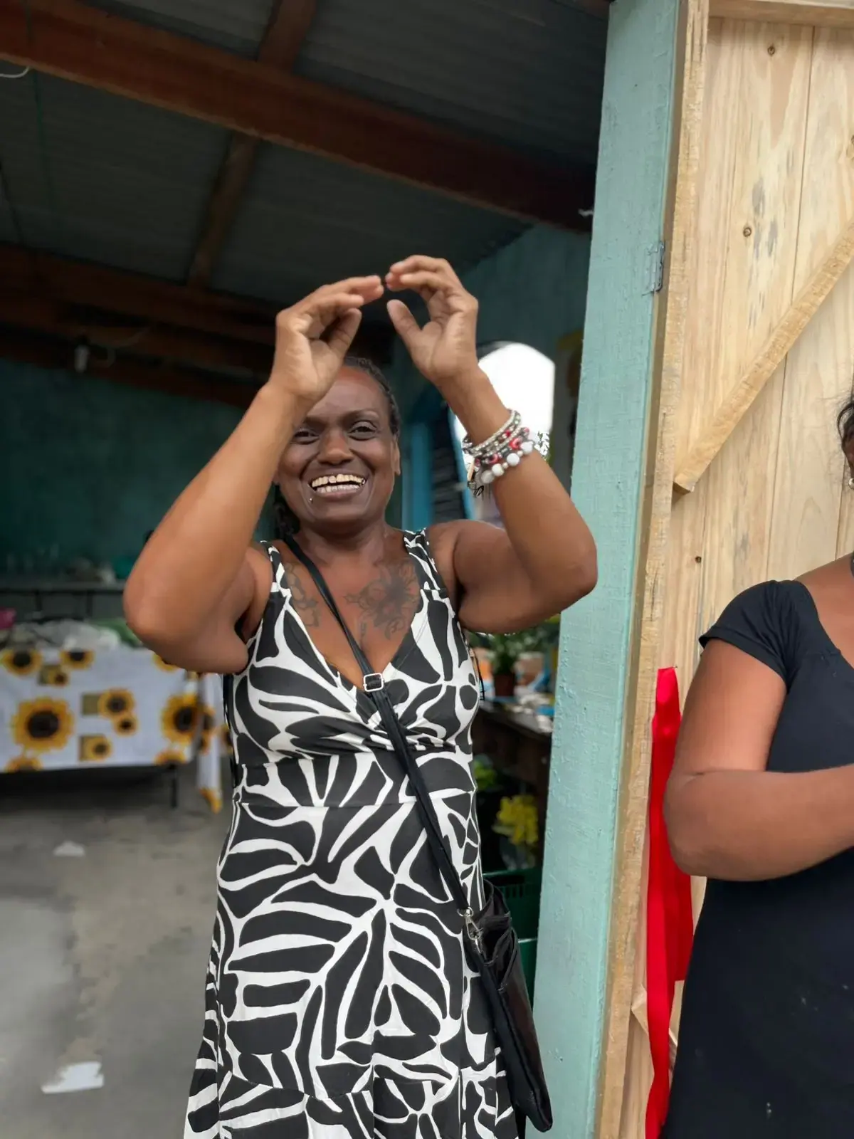 Empreendedora na inauguração da Kitanda das Pretas